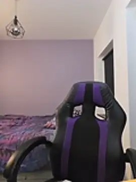 Webcam Model (MiaRides19)  is live.Free join now!