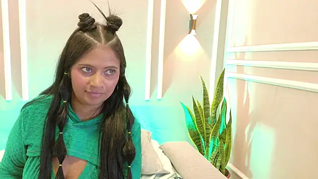 suzyfox_ (F young) - Open my ass close up and spank me