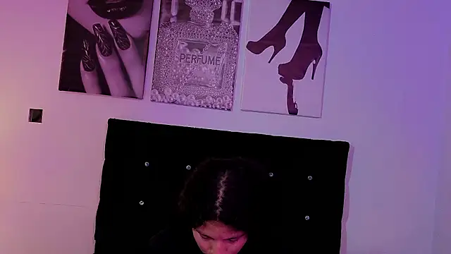 zoe-yanin - Zoe-yanin's free webcam - UK Sex Cams