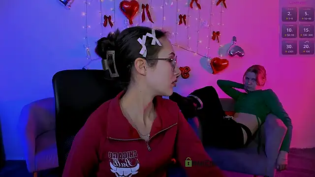 gloria_bubble (G teen) - flash boobs