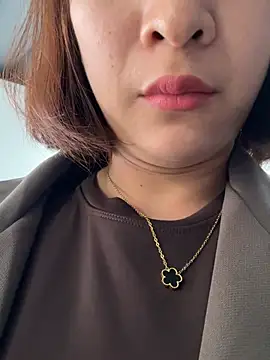 chun_ae95 (F young) - cum and squirt naked in coffee shop