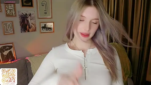 honey_kors (F teen) - maybe some oil on my boobs