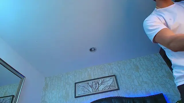 Lander_Cruz's live cam