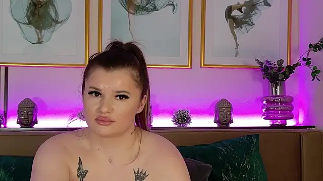 emilywess - EmilyWess's free webcam - UK Sex Cams