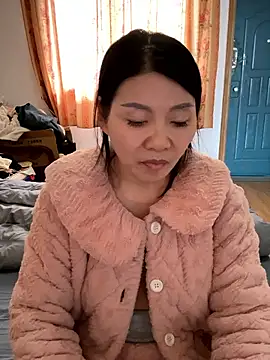 美女xiiuuff18在线直播