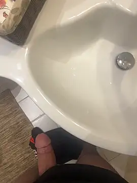 moe_43 - Moe_43's free webcam - UK Sex Cams