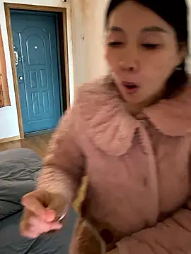 美女xiiuuff18在线直播