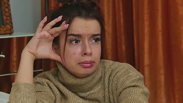 lollyshine (F young) - Spank my butt and tease my clit