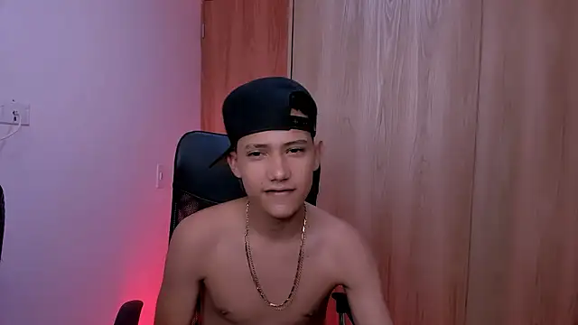 Toy_boy777's live cam