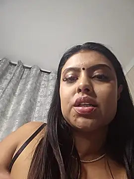 Webcam Model (Indian_GlowingMiax) is live