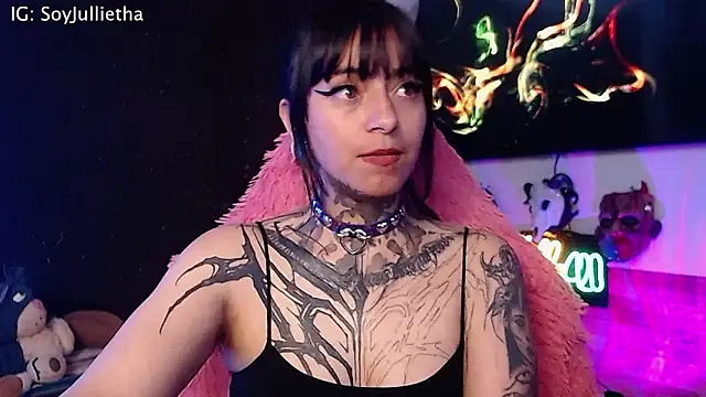 julls420_ - Julls420_'s free webcam - UK Sex Cams