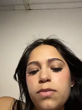 Webcam Model (Paulas_sweet430)  is live.Free join now!