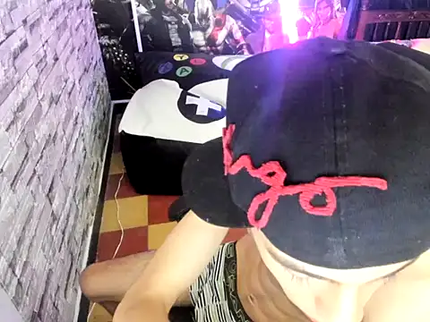 wex_077 (M twink) - show cum