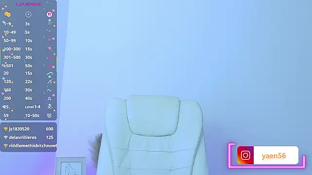 liah__19 (F teen) - finger in pussy