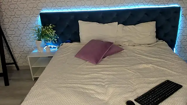 desiree_doll (F young) - doggy