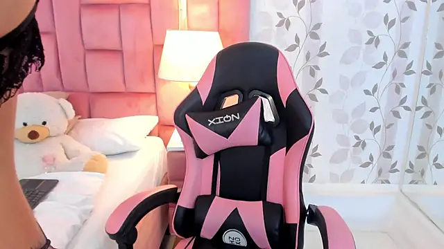 ellaevanz - EllaEvanz's free webcam