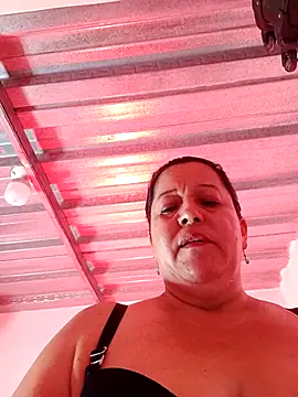 fulopp15 (F milf) - Show tits