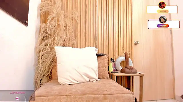 sofhiaa_adaams Live Webcam on Stripchat