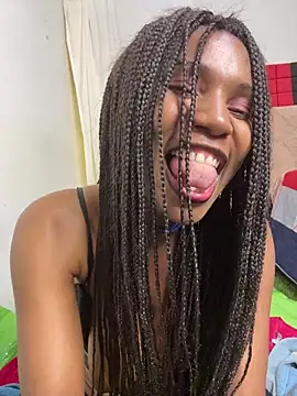 ShantelSexyYoungMilfie