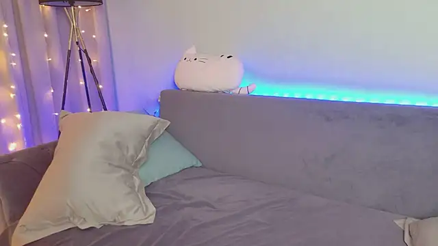 ur_shy_bambi (F teen) - Bj tease & saliva on tits