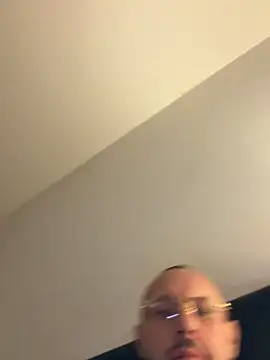 guitccch (Ask my age) - Je vous laisse choisir