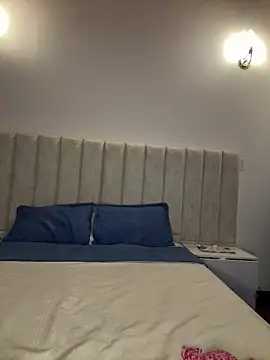 Webcam Model (Mia_Roswell)  is live.Free join now!