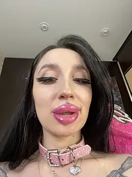 Webcam Model (Molly__Moon)  is live.Free join now!