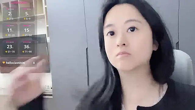 ab324- (F young) - 抖胸