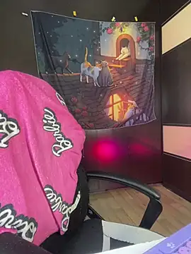 Webcam Model (Molly__Moon) is live