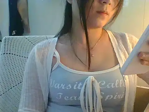 linzly (F teen) - kiss