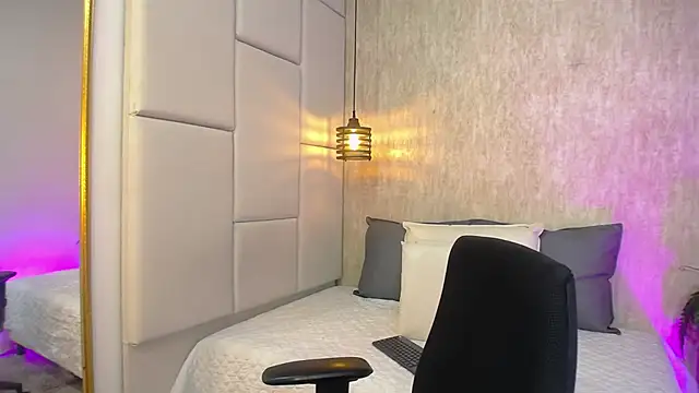 hisoka_011 - Hisoka_011's free webcam - UK Sex Cams