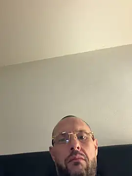 guitccch (Ask my age) - Je vous laisse choisir