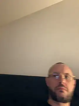 guitccch (Ask my age) - Je vous laisse choisir