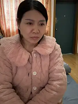 美女xiiuuff18在线直播