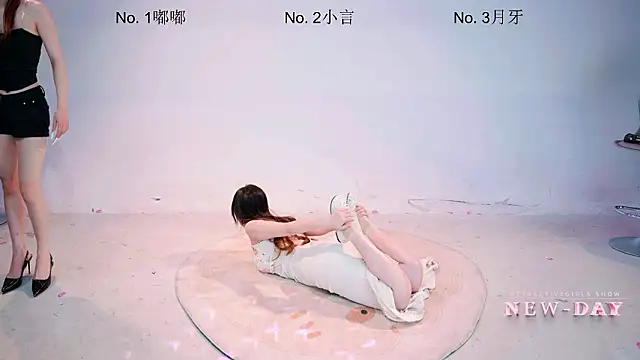 美女NEW-DAY在线直播