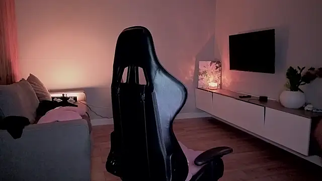 rileymee (F young) - Pussy play