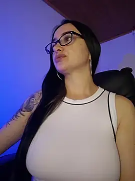 Webcam Model (preetypeach) is live