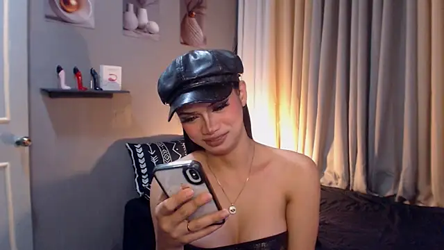 Unforgettablejulia live sex cam