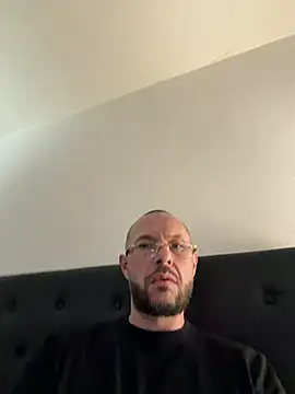 guitccch (Ask my age) - Je vous laisse choisir