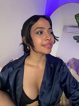 Webcam Model (_Emily_Thompson_)  is live.Free join now!