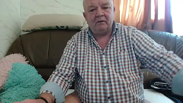 fullballs6's live cam