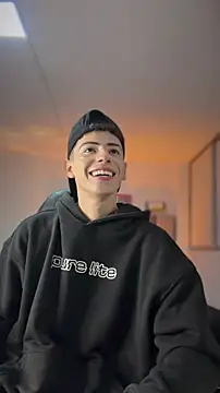 Sebastian_Reed's live cam