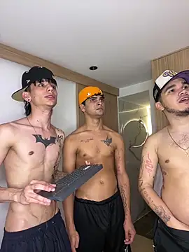 thebatmansion (Ask my age) - day off for the best🥷🦇❤️