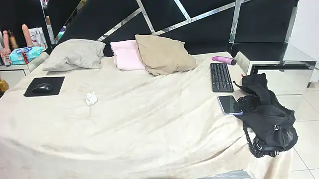 criistaal_ (F teen) - Doggy Style Without Panties🔥