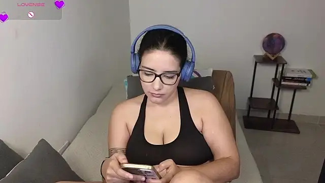 blue__moon_ - Blue__moon_'s free webcam - UK Sex Cams