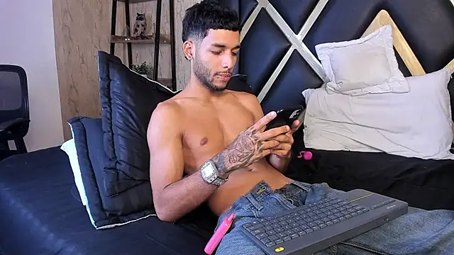 Thiagoferreti live sex cam