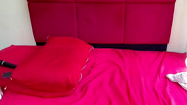 hugetitisxx (F young) - lets destroy this tight pussy daddy