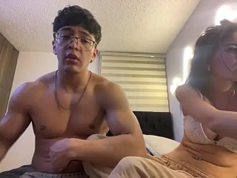 DesireLuxe live sex cam