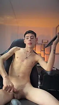 sebastian_reed (M young) - 😏Rub your fingers on my ass