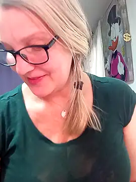 irinamaux - Irinamaux's free webcam - UK Sex Cams